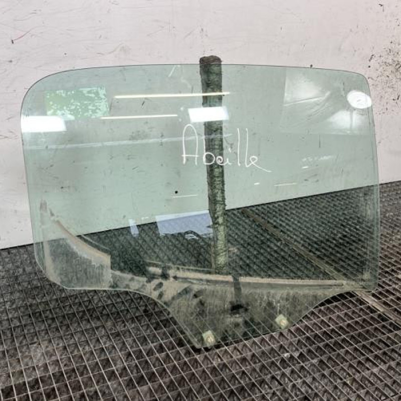 Vitre arriere droit PEUGEOT 207 Photo n°3