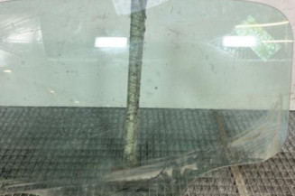 Vitre arriere gauche PEUGEOT 207 Photo n°1