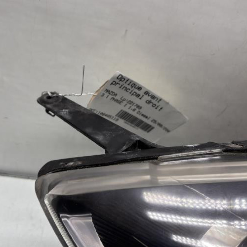 Optique avant principal droit (feux)(phare) MAZDA 3 1 Photo n°3