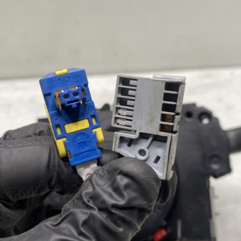 Com (Bloc Contacteur Tournant+Commodo Essuie Glace+Commodo Phare) CITROEN C2 Photo n°5