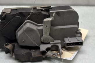 Serrure arriere droit PEUGEOT 206+