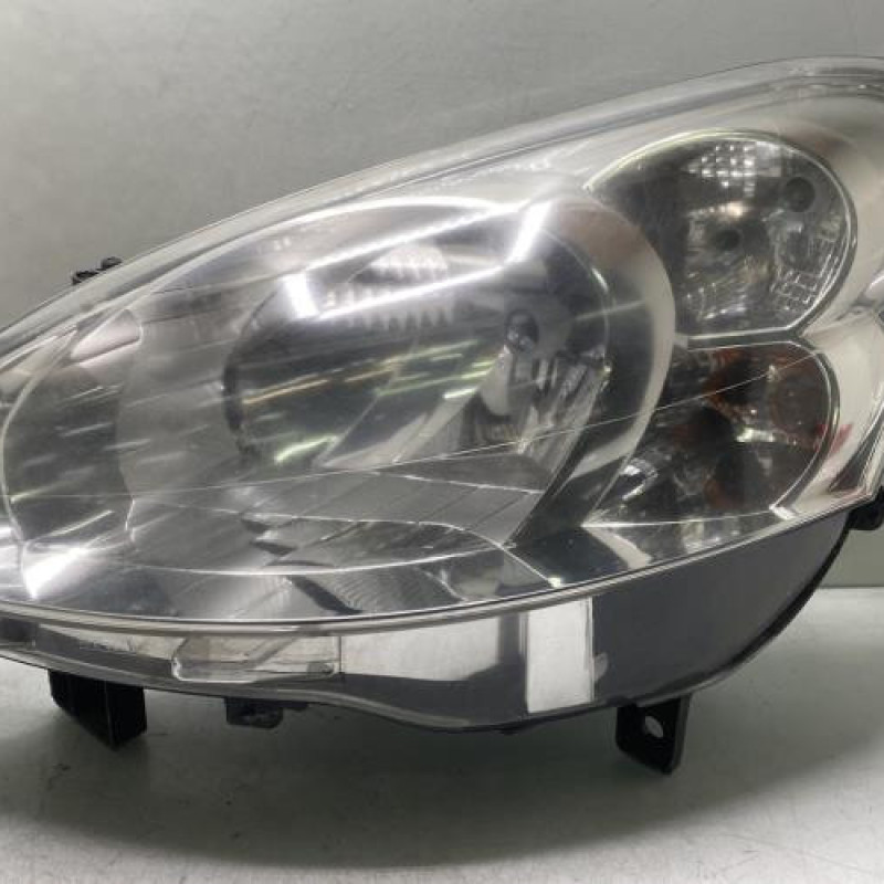 Optique avant principal gauche (feux)(phare) PEUGEOT PARTNER 2 Photo n°1