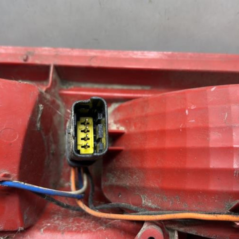 Feu arriere principal droit (feux) RENAULT TRAFIC 2 Photo n°3