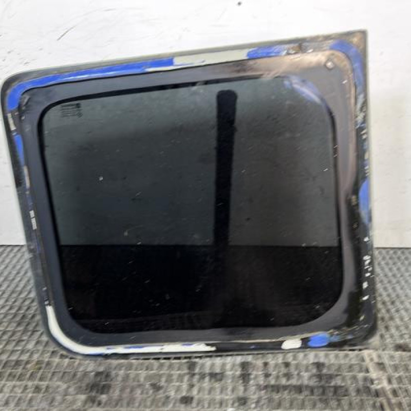 Vitre porte coffre droit RENAULT TRAFIC 2 Photo n°4