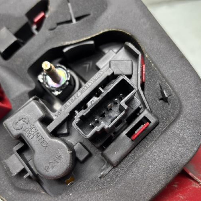 Feu arriere principal droit (feux) PEUGEOT 206 Photo n°3