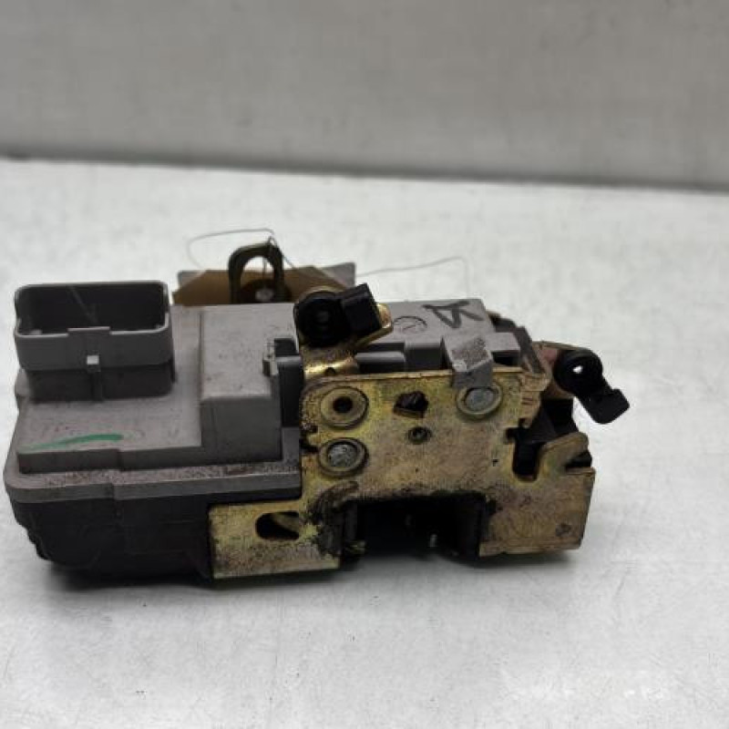 Serrure avant gauche PEUGEOT 206 Photo n°4