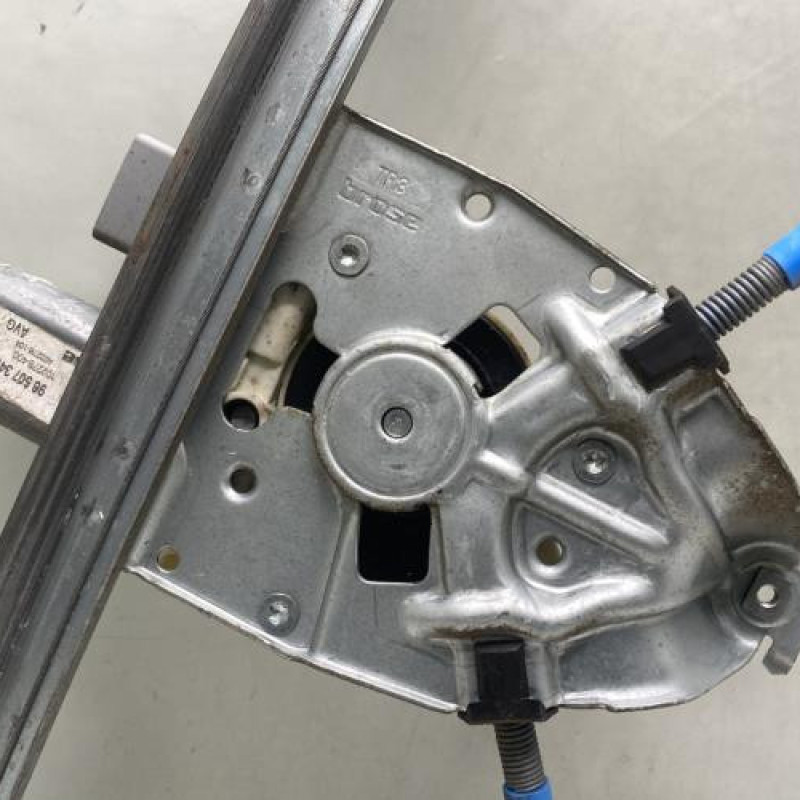 Leve vitre electrique avant gauche PEUGEOT 607 Photo n°4