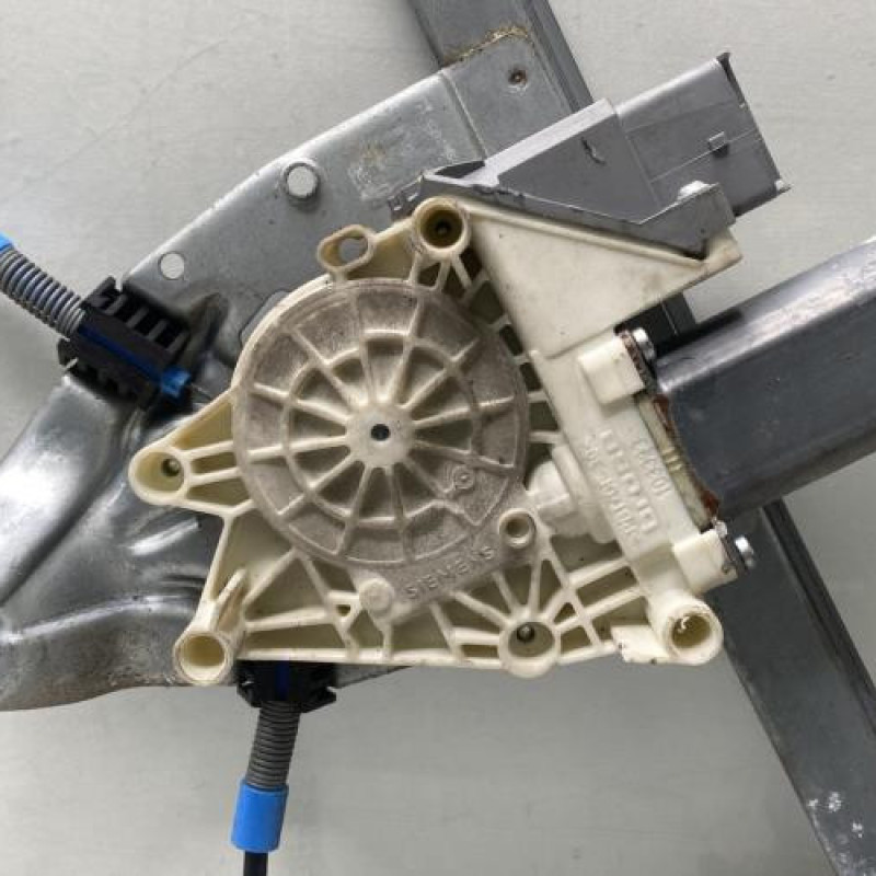 Leve vitre electrique avant gauche PEUGEOT 607 Photo n°9