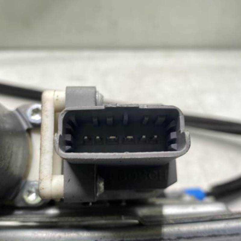 Leve vitre electrique avant gauche PEUGEOT 607 Photo n°13