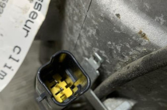 Compresseur clim OPEL CORSA F