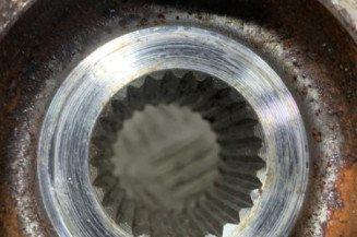 Pivot de moyeu avant gauche OPEL CORSA F