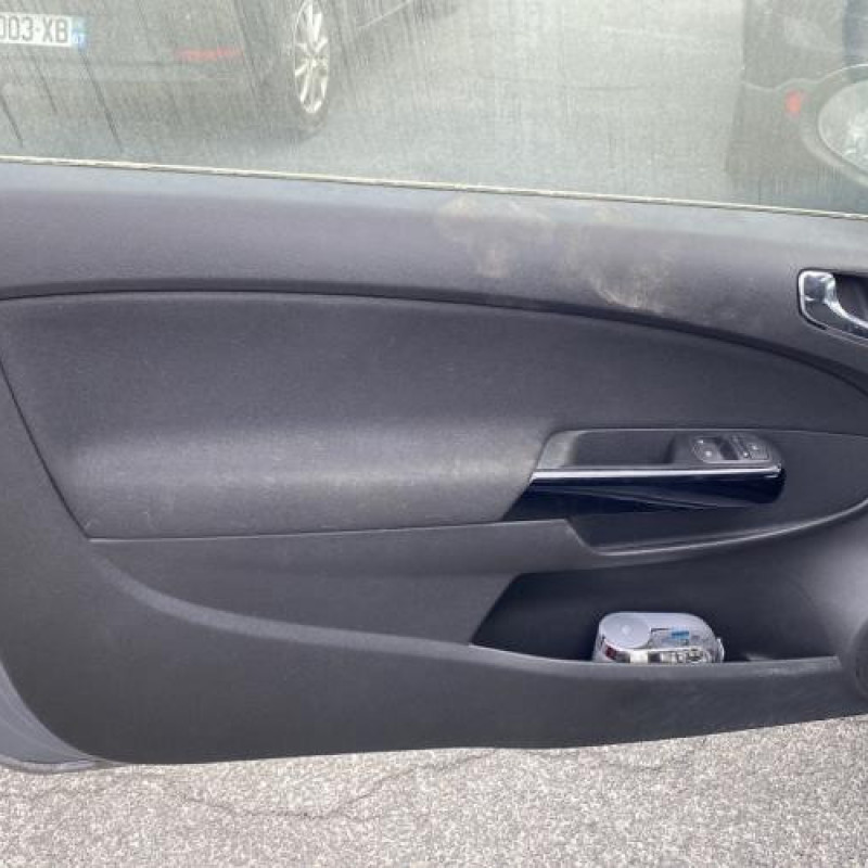 Malle/Hayon arriere OPEL CORSA D Photo n°15