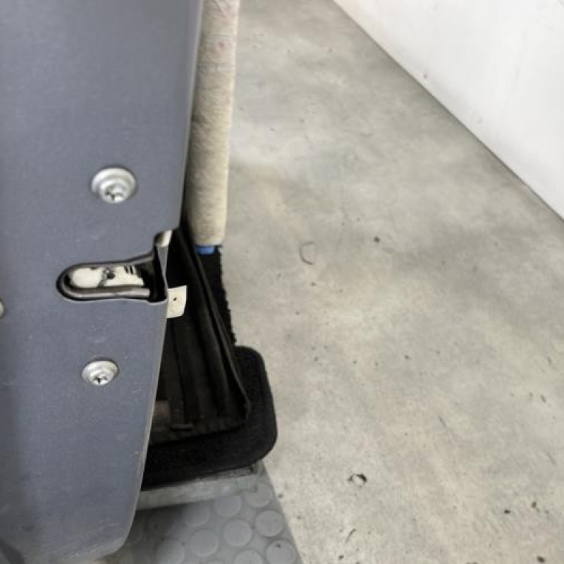 Porte avant gauche OPEL CORSA D Photo n°6