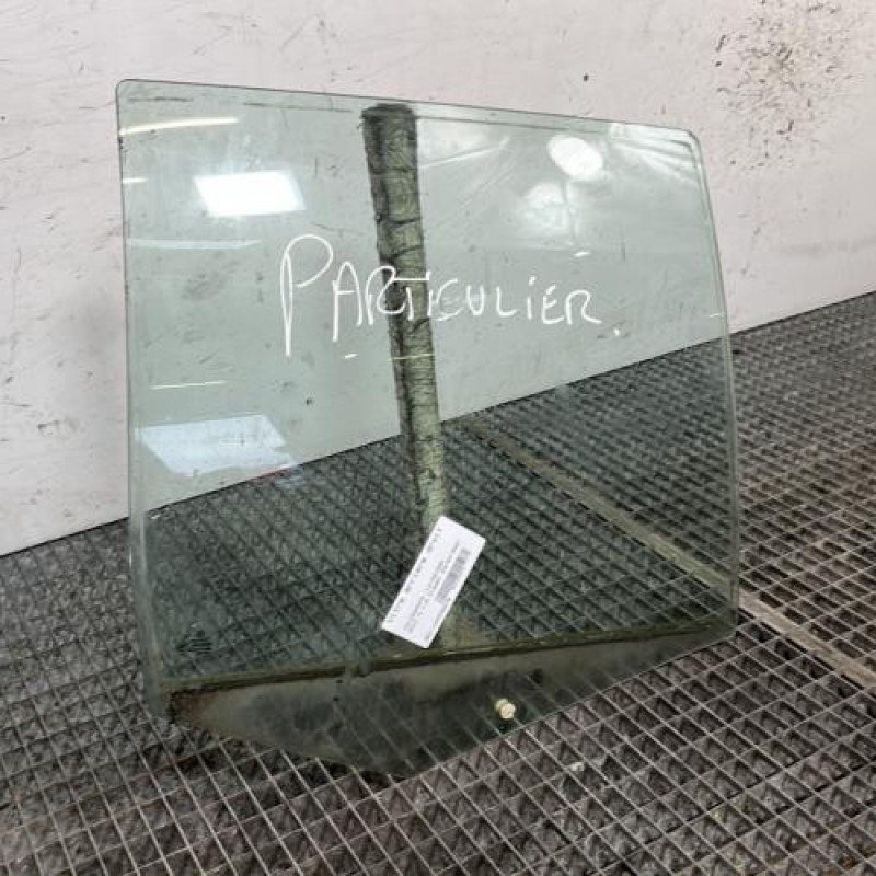 Vitre arriere droit VOLKSWAGEN GOLF 4 Photo n°3