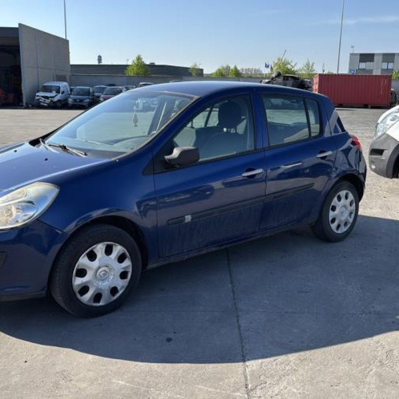 Capot RENAULT CLIO 3 Photo n°9