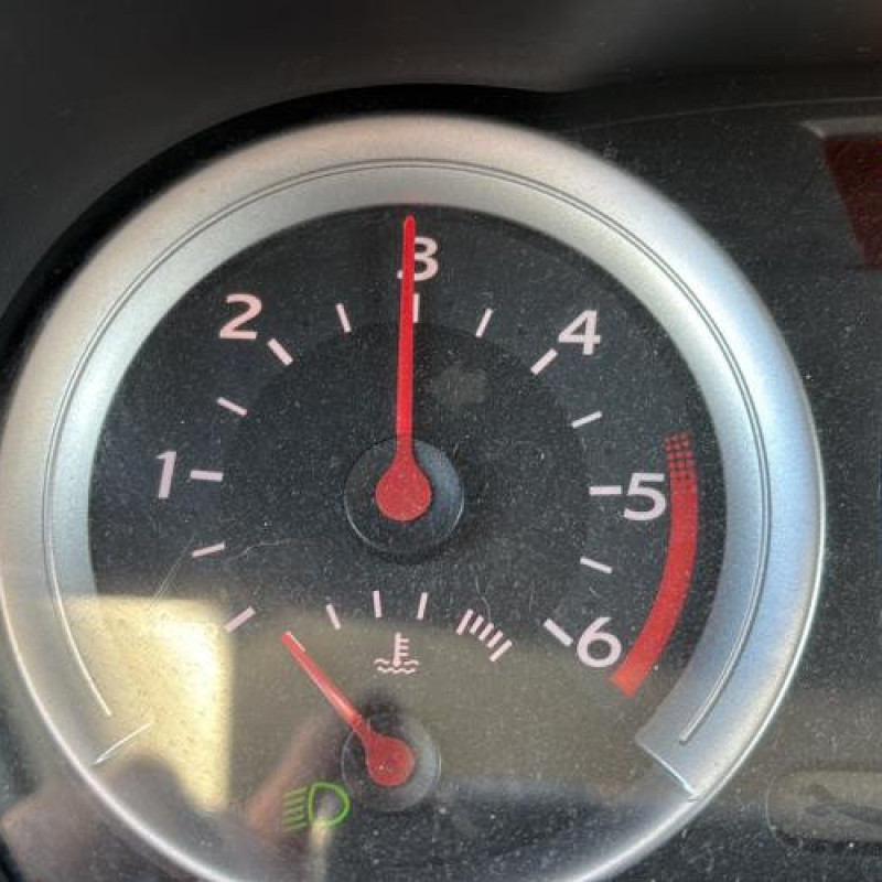 Vitre arriere gauche RENAULT CLIO 3 Photo n°15