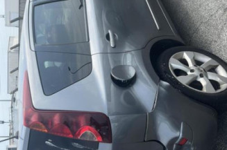 Pare boue avant droit NISSAN NOTE 1