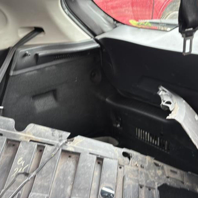 Pretensionneur de ceinture avant droit RENAULT CLIO 4 Photo n°18