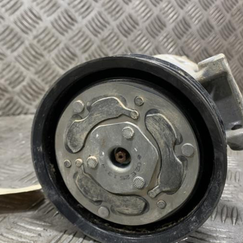 Compresseur clim AUDI A3 4 Photo n°3