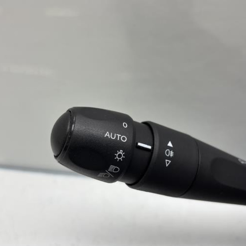 Com (Bloc Contacteur Tournant+Commodo Essuie Glace+Commodo Phare) PEUGEOT 308 2 Photo n°4