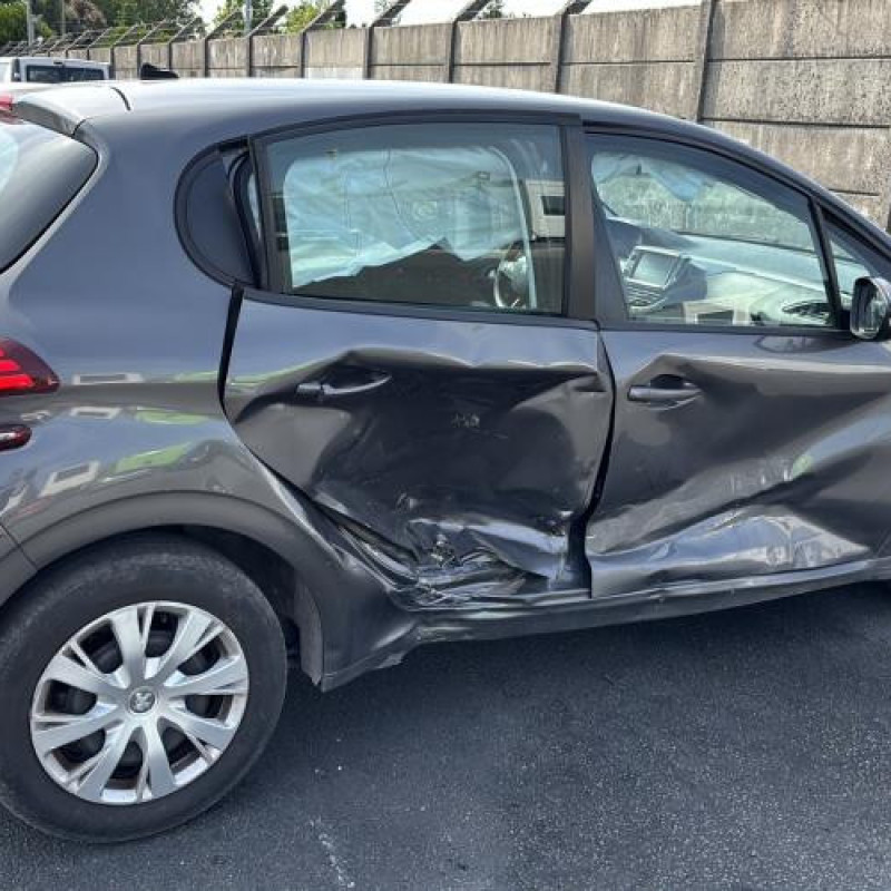 Ceinture arriere gauche PEUGEOT 208 1 Photo n°9