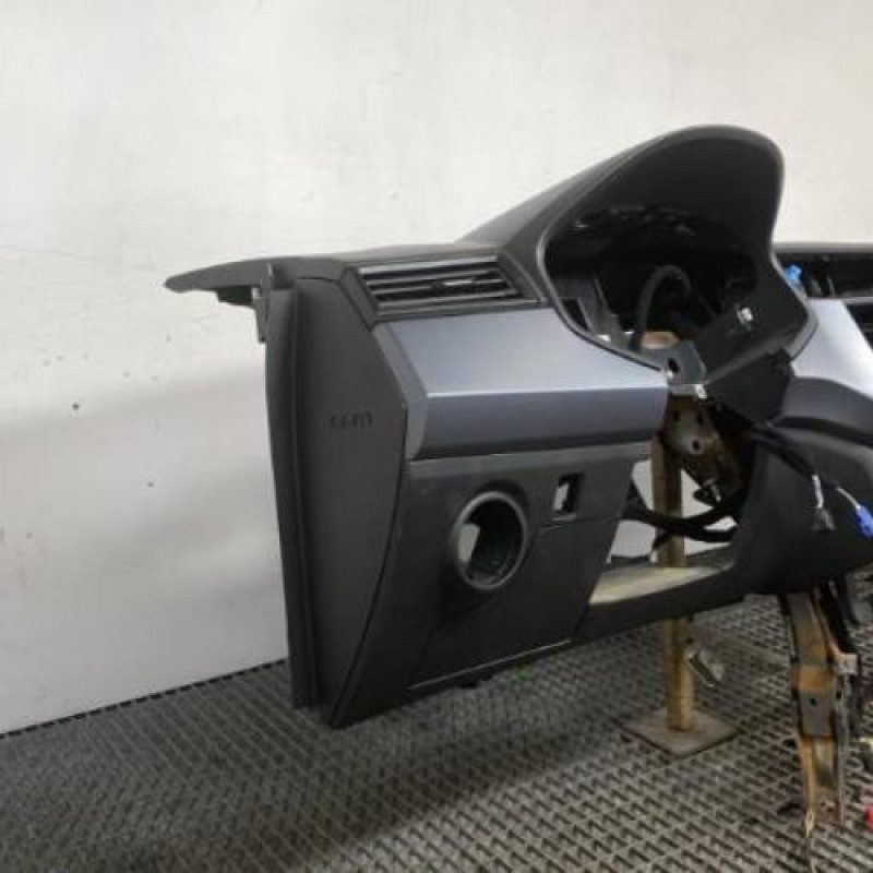 Planche de bord complete SEAT ARONA Photo n°1