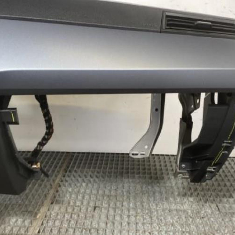 Planche de bord complete SEAT ARONA Photo n°2