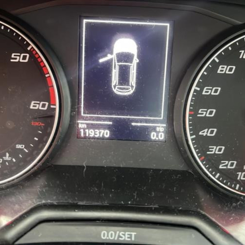 Planche de bord complete SEAT ARONA Photo n°14