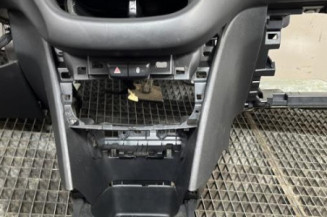 Planche de bord complete PEUGEOT 208 1
