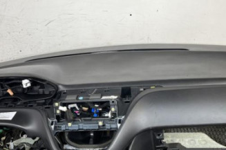 Planche de bord complete PEUGEOT 208 1