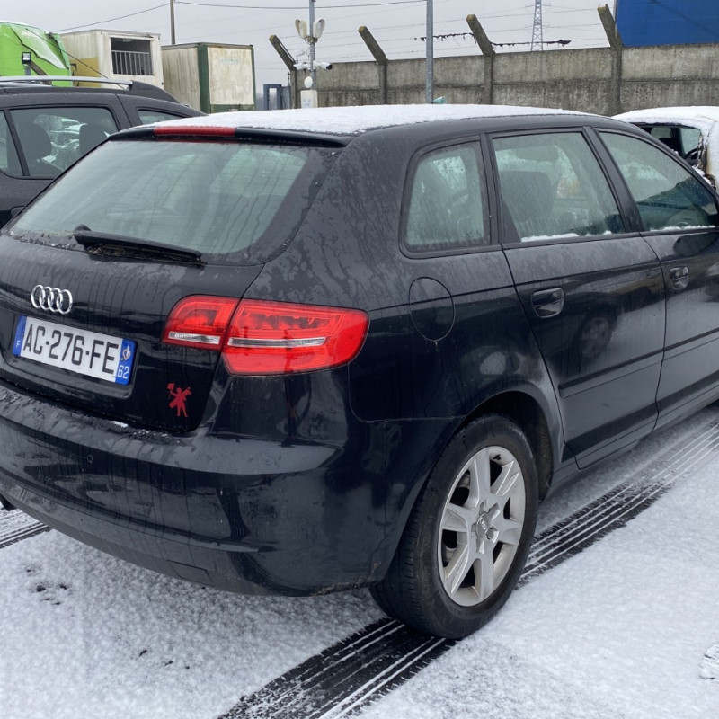 AUDI A3 2 SPORTBACK PHASE 2 1.6i - 8V Photo n°3
