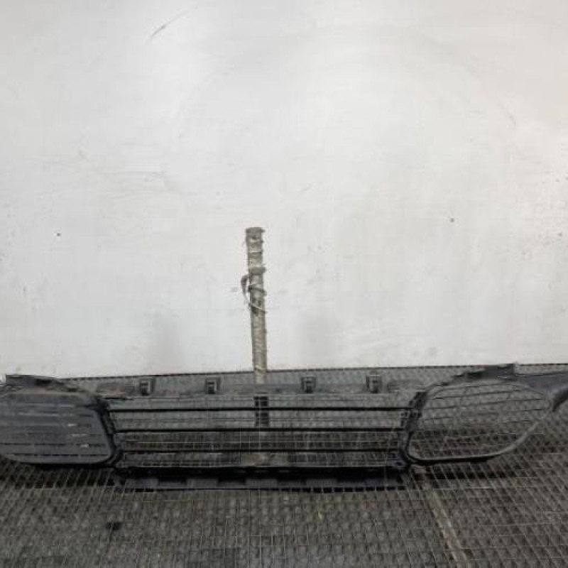 Grille de pare choc PEUGEOT 308 2 Photo n°3
