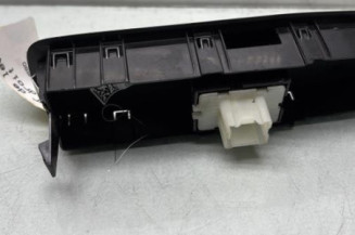 Interrupteur de leve vitre avant droit NISSAN TOWNSTAR