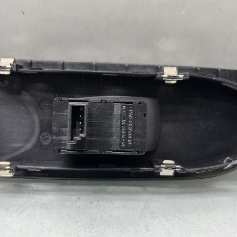 Interrupteur de leve vitre arriere droit BMW X1 E84 Photo n°3