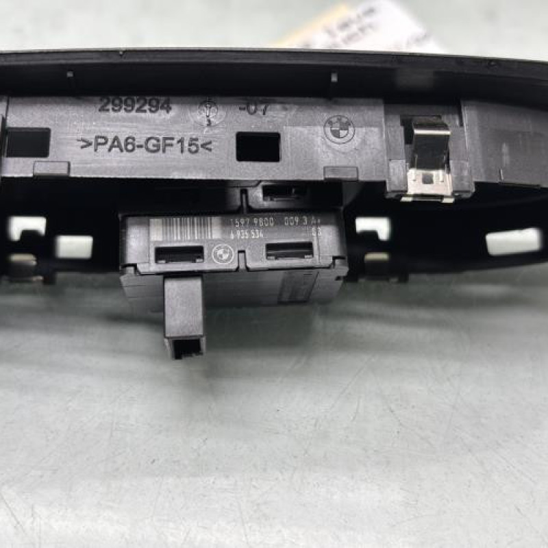 Interrupteur de leve vitre arriere gauche BMW X1 E84 Photo n°4