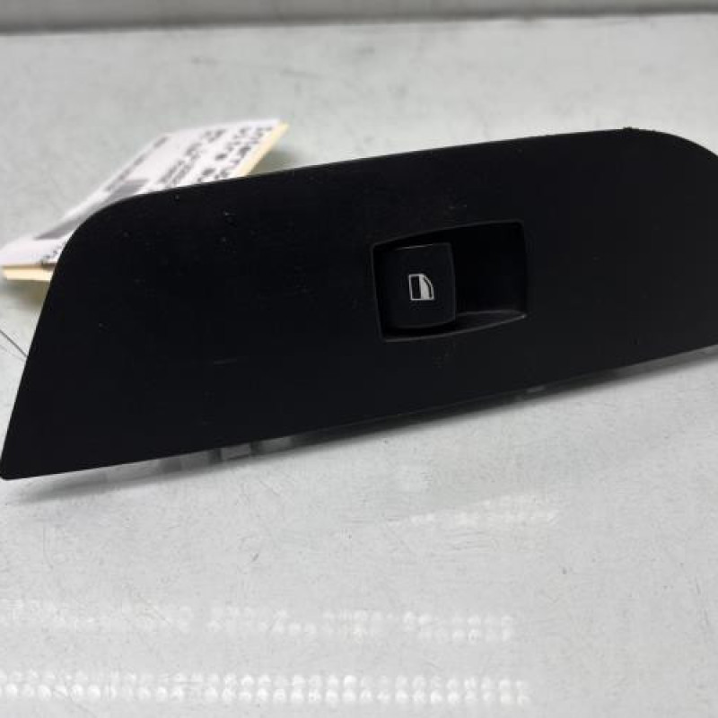 Interrupteur de leve vitre avant droit BMW X1 E84 Photo n°1