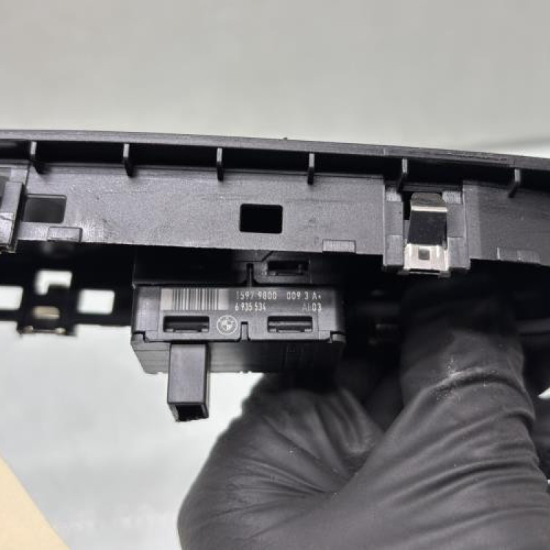 Interrupteur de leve vitre avant droit BMW X1 E84 Photo n°3