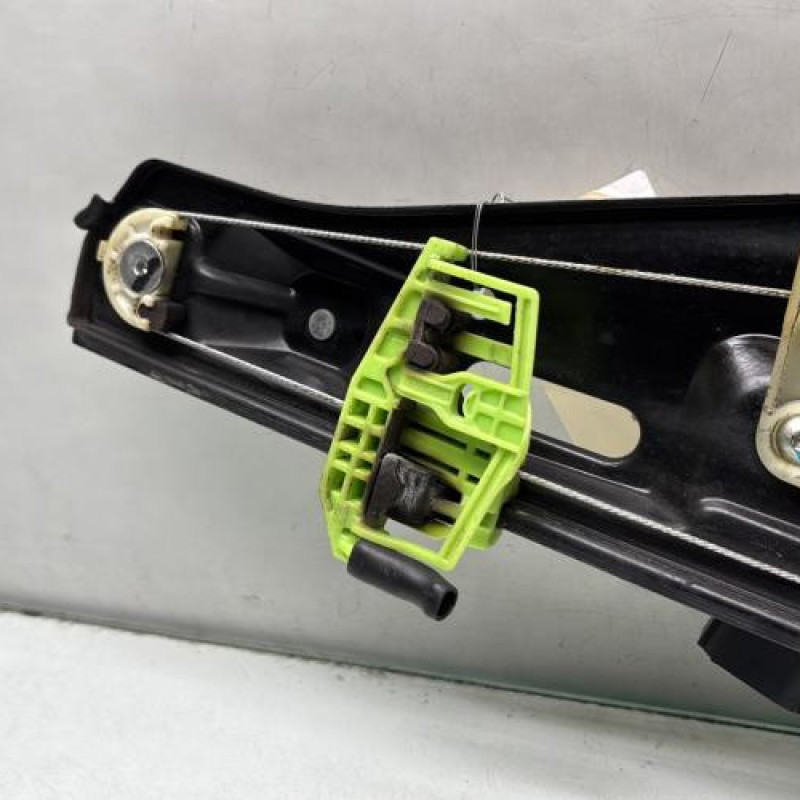 Leve vitre electrique arriere gauche BMW X1 E84 Photo n°2