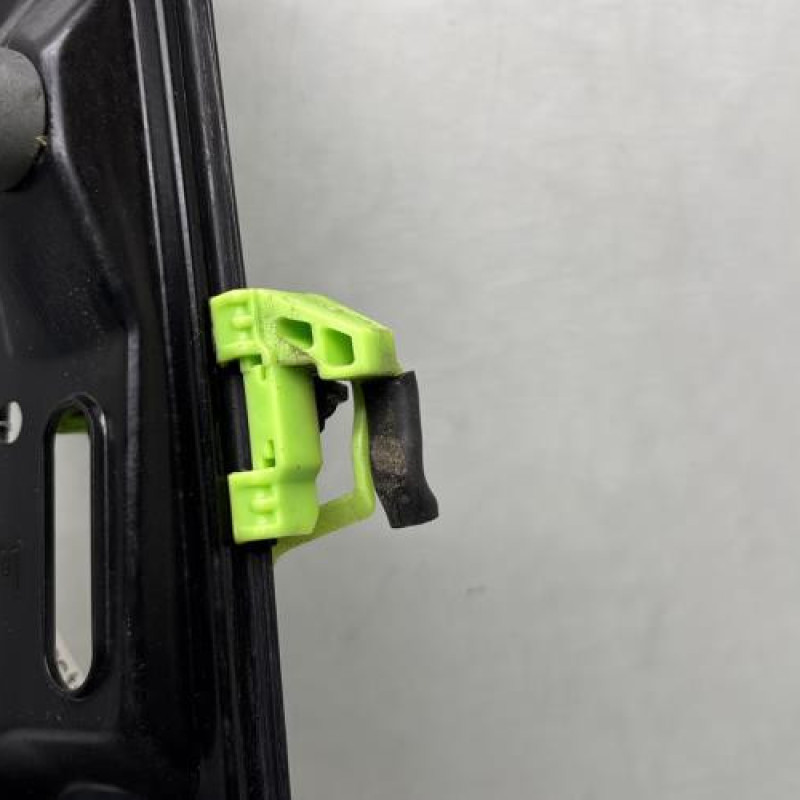 Leve vitre electrique arriere gauche BMW X1 E84 Photo n°6