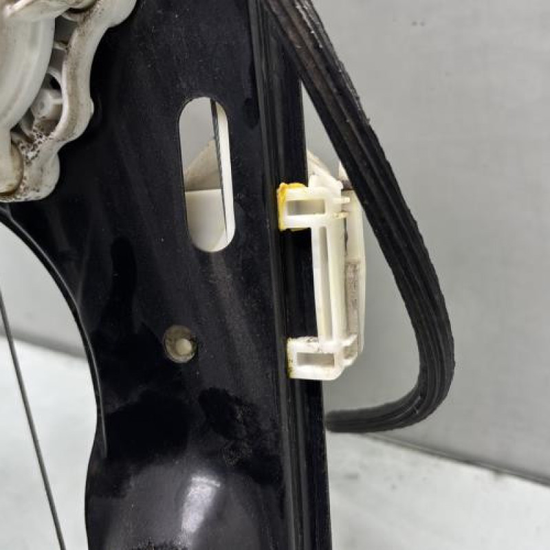 Leve vitre electrique avant droit BMW X1 E84 Photo n°8