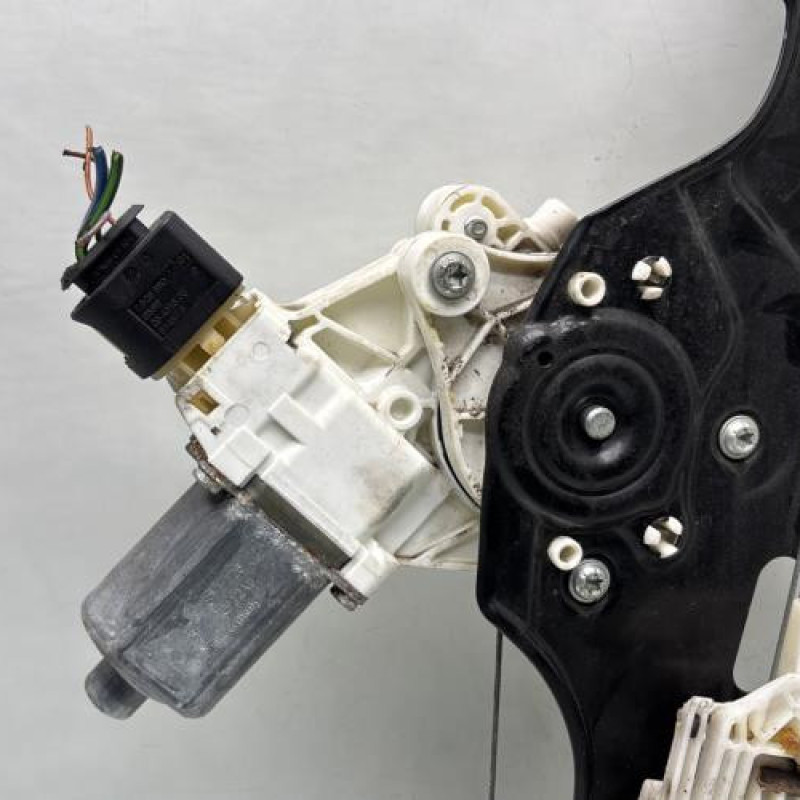 Leve vitre electrique avant gauche BMW X1 E84 Photo n°4