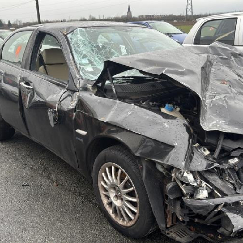 Feu arriere secondaire droit (feux) ALFA ROMEO 156 Photo n°6