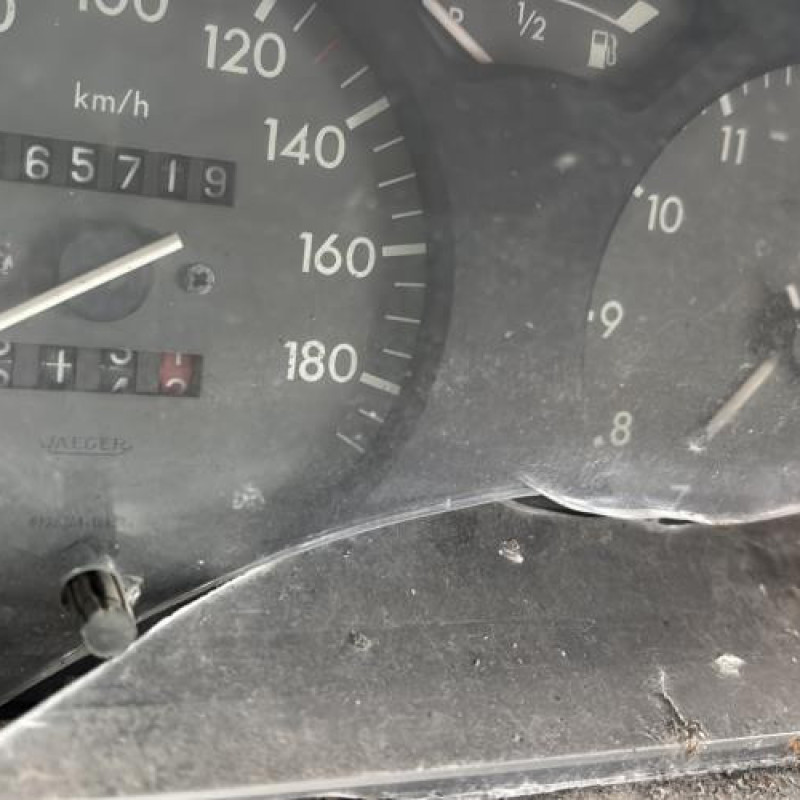 Bouton de warning CITROEN SAXO Photo n°14