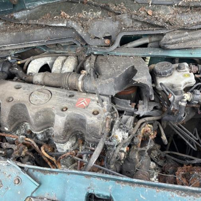 Bouton de warning CITROEN SAXO Photo n°17