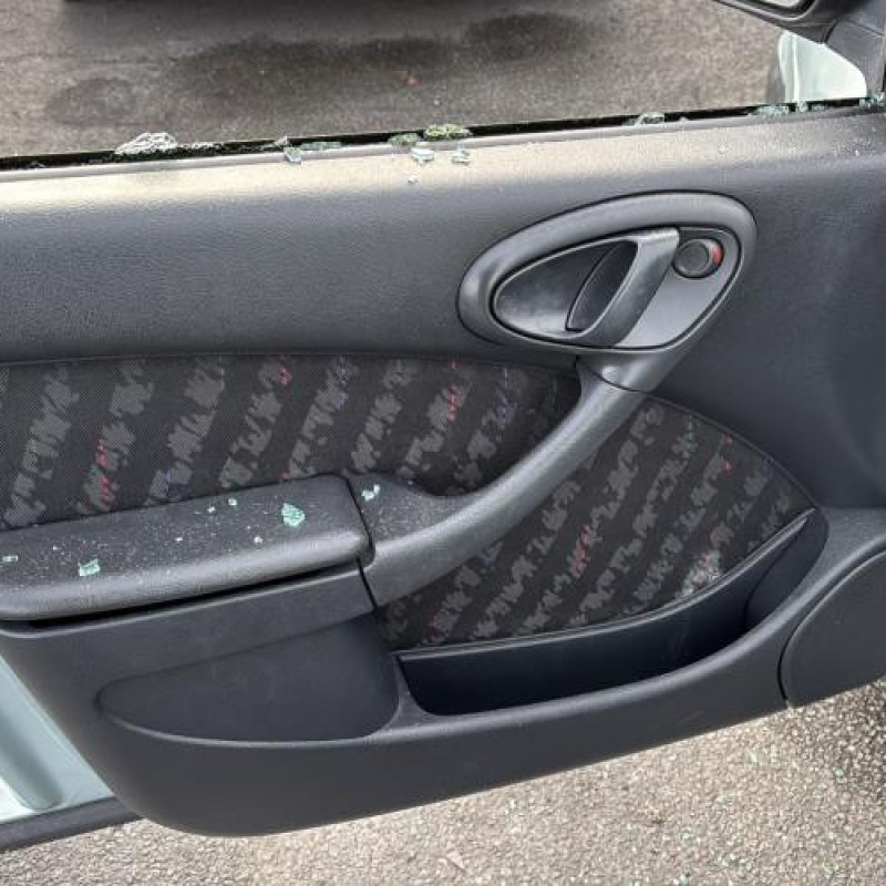 Leve vitre electrique avant gauche CITROEN XSARA Photo n°9