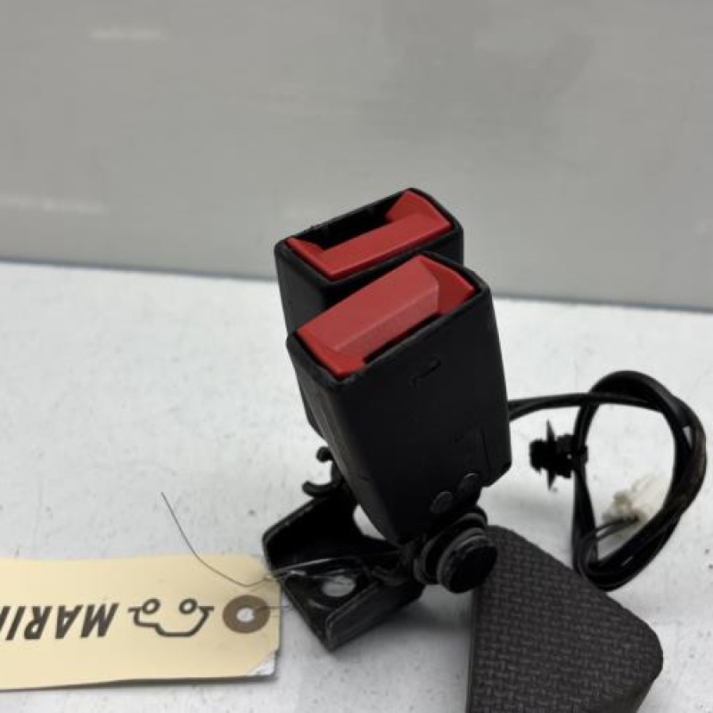 Attache ceinture arriere droit PEUGEOT 308 2 Photo n°1