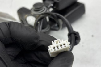 Attache ceinture arriere droit PEUGEOT 308 2