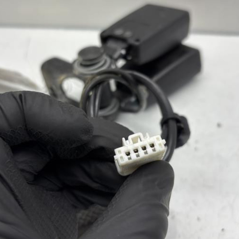 Attache ceinture arriere droit PEUGEOT 308 2 Photo n°3