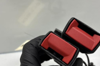 Attache ceinture arriere droit PEUGEOT 308 2