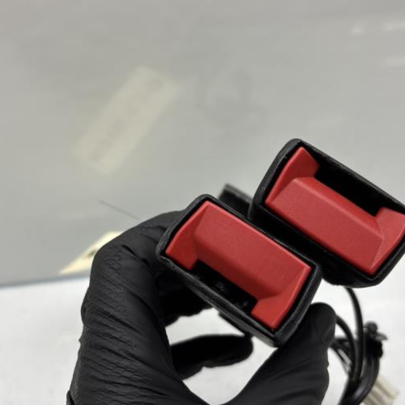 Attache ceinture arriere droit PEUGEOT 308 2 Photo n°4